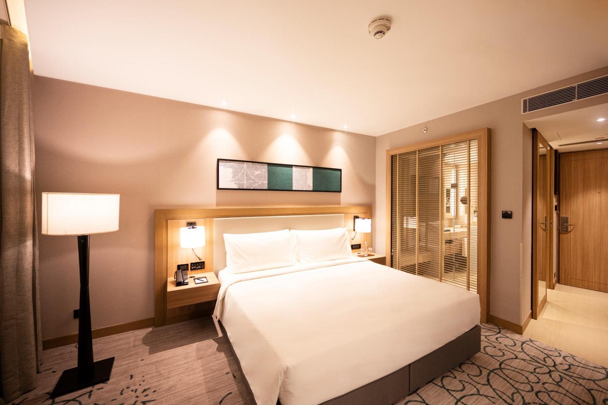Lyfe Hotel Бхубанешвара Экстерьер фото